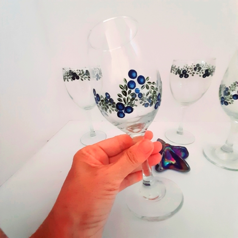 Hand Painted Blueberry Fruits Wine Glasses